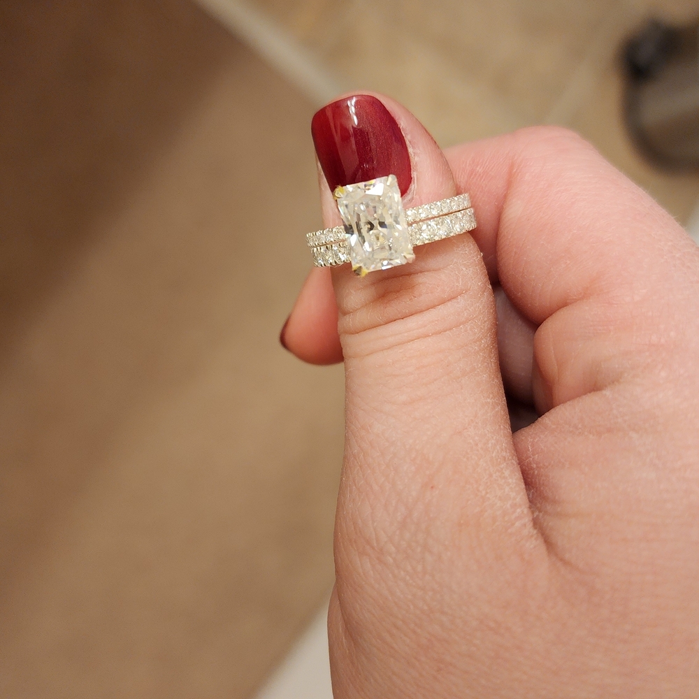 Elegant S925 Women's Ring with Moissanite Stone